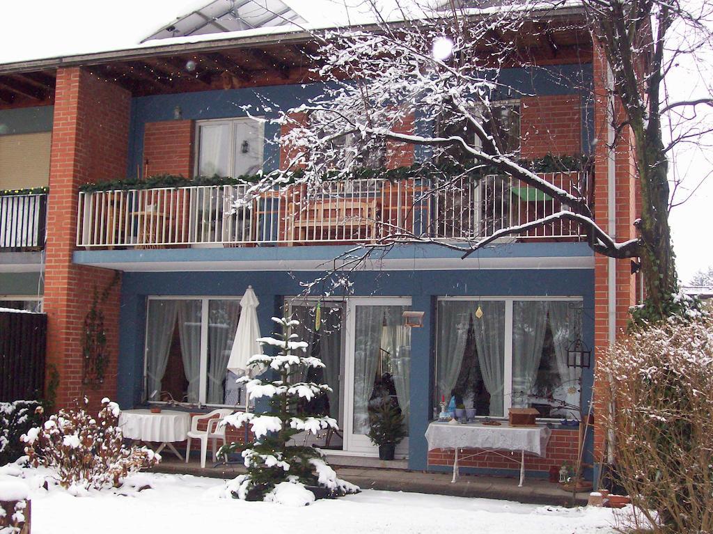 Chez Jean Et Daisy Bed & Breakfast Riehen Exterior foto